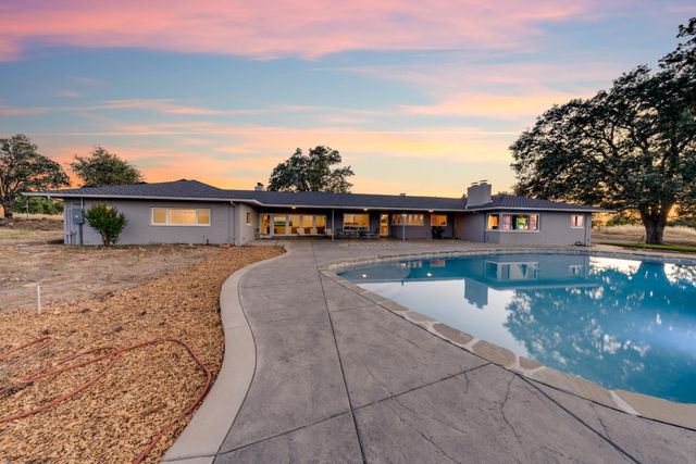 710 Sierra Dr, Placerville, CA 95667