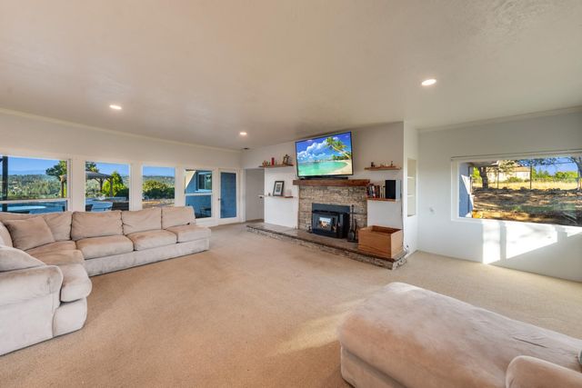 710 Sierra Dr, Placerville, CA 95667
