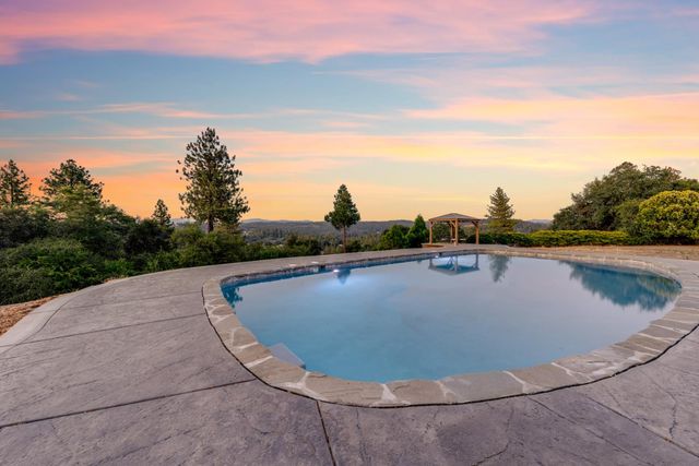 710 Sierra Dr, Placerville, CA 95667