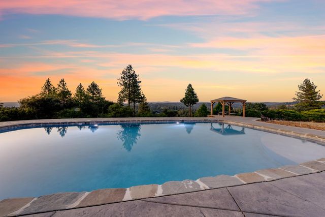710 Sierra Dr, Placerville, CA 95667