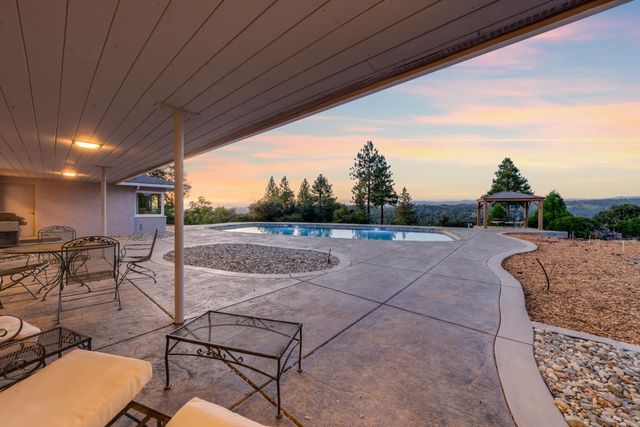 710 Sierra Dr, Placerville, CA 95667