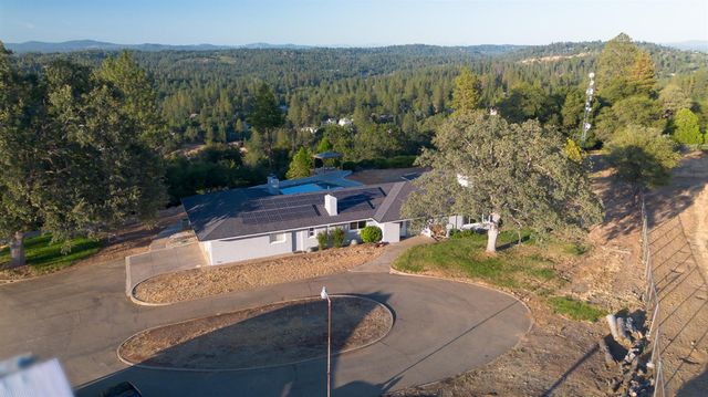 710 Sierra Dr, Placerville, CA 95667