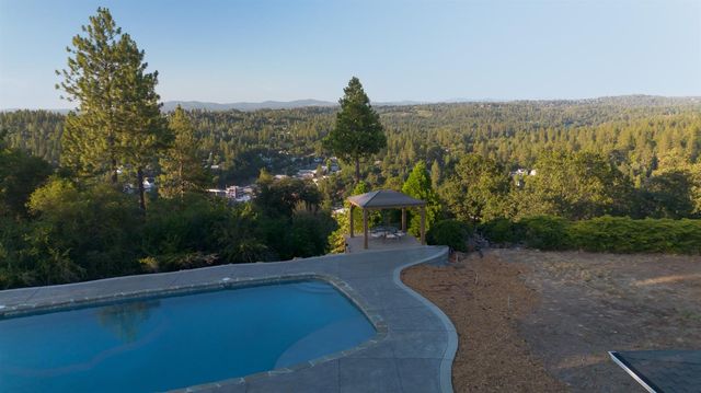 710 Sierra Dr, Placerville, CA 95667