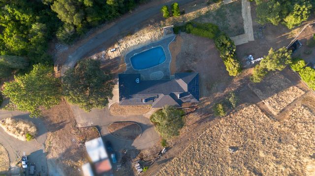 710 Sierra Dr, Placerville, CA 95667