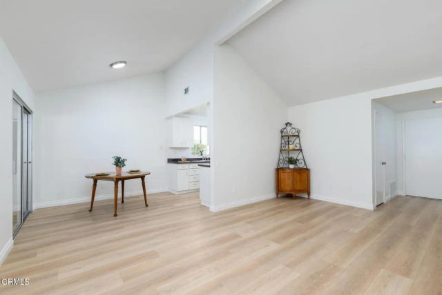 24121 Village 24, Camarillo, CA 93012