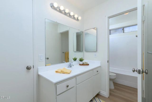 24121 Village 24, Camarillo, CA 93012