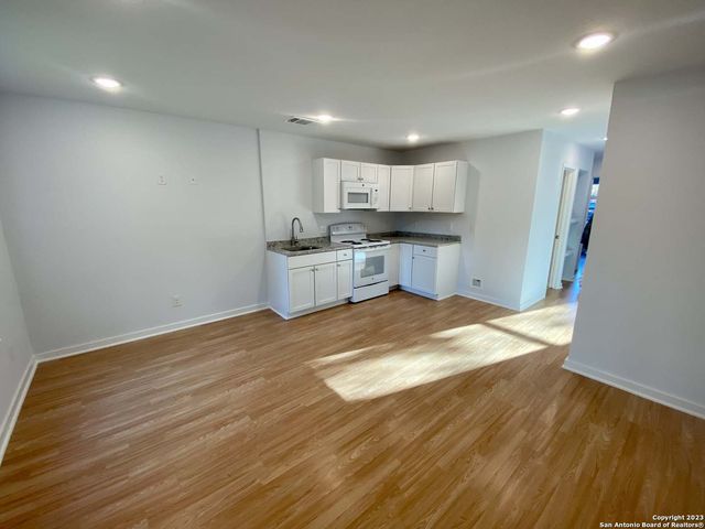 1632 S Hamilton St Unit 101, San Antonio, TX 78207