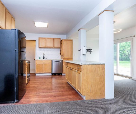 3114 Bessie Street, Auburn Hills, MI 48326