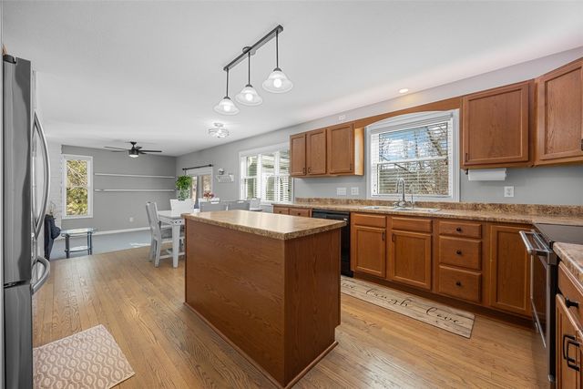 1105 Maple Street, Robins, IA 52328