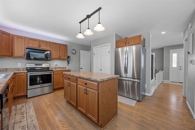 1105 Maple Street, Robins, IA 52328