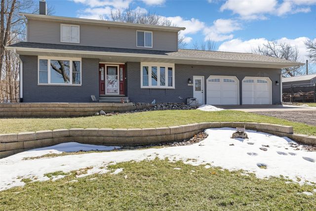 1105 Maple Street, Robins, IA 52328