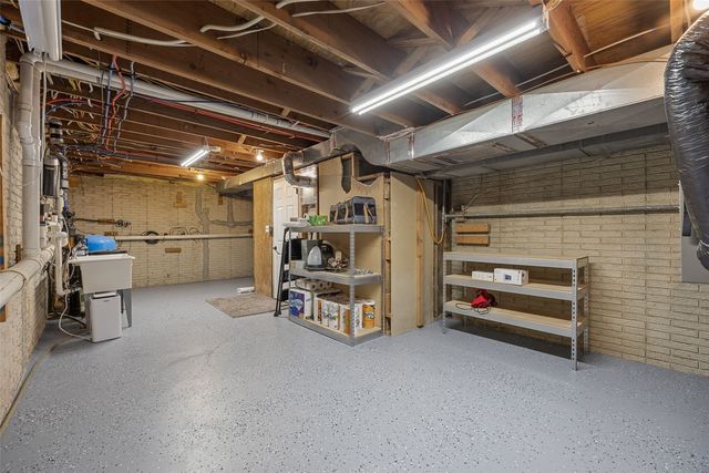 1105 Maple Street, Robins, IA 52328