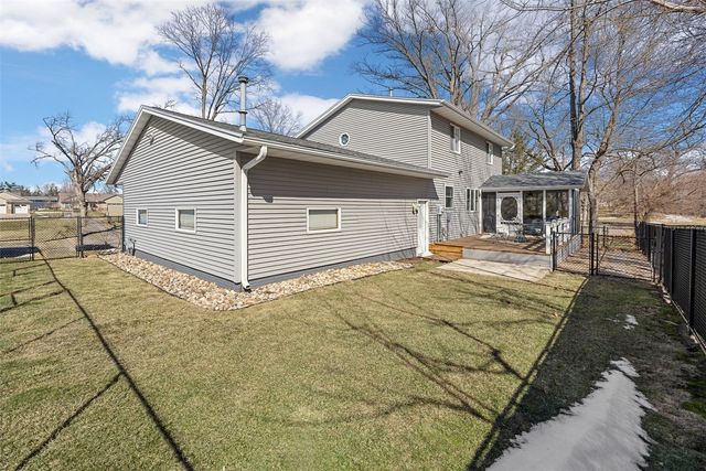 1105 Maple Street, Robins, IA 52328