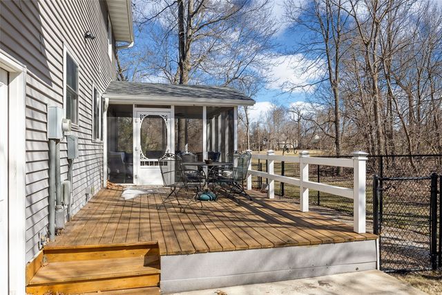 1105 Maple Street, Robins, IA 52328