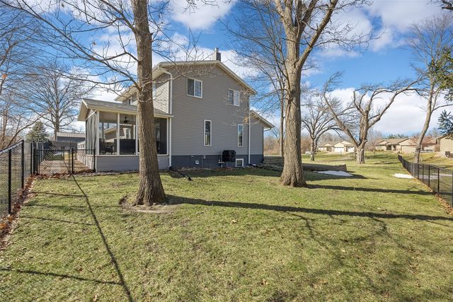 1105 Maple Street, Robins, IA 52328