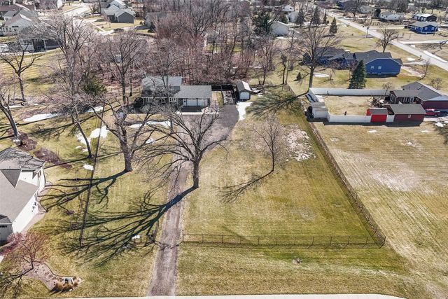 1105 Maple Street, Robins, IA 52328