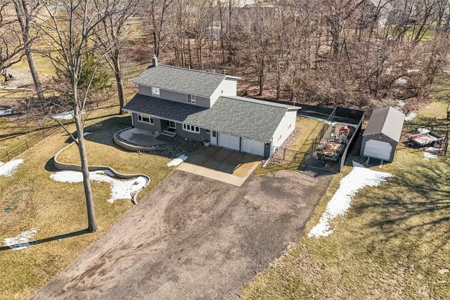 1105 Maple Street, Robins, IA 52328