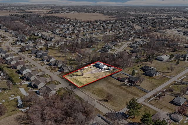 1105 Maple Street, Robins, IA 52328