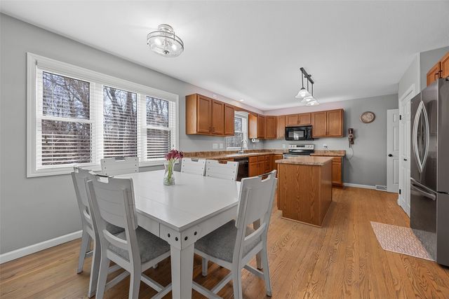 1105 Maple Street, Robins, IA 52328