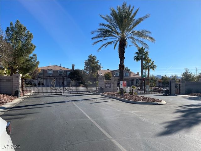 10110 Quaint Tree Street, Las Vegas, NV 89183