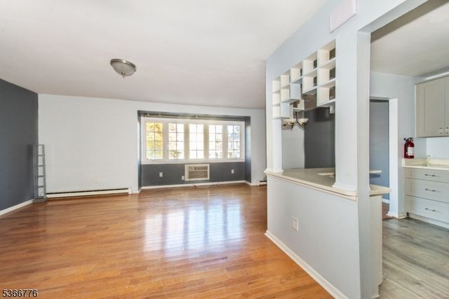 184 Park St, East Orange City, NJ 07017
