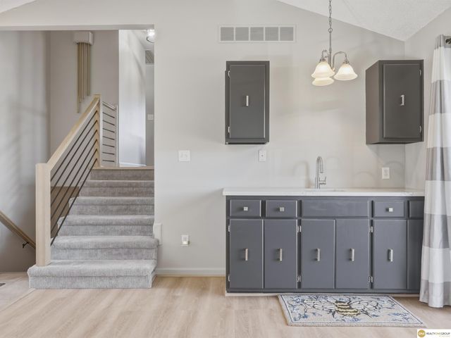 4920 S 66th Street, Lincoln, NE 68516