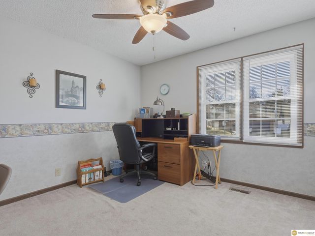 4920 S 66th Street, Lincoln, NE 68516