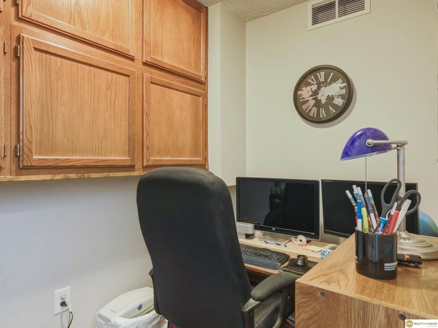 4920 S 66th Street, Lincoln, NE 68516