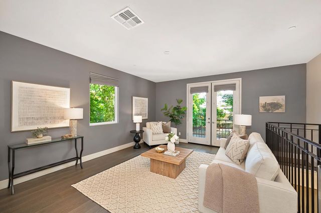 3024 I St, Sacramento, CA 95816