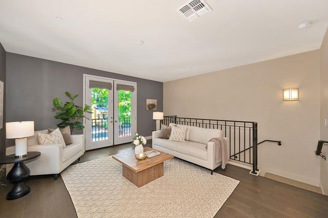 3024 I St, Sacramento, CA 95816