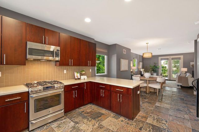 3024 I St, Sacramento, CA 95816