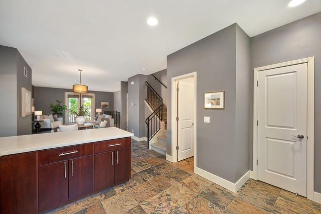 3024 I St, Sacramento, CA 95816