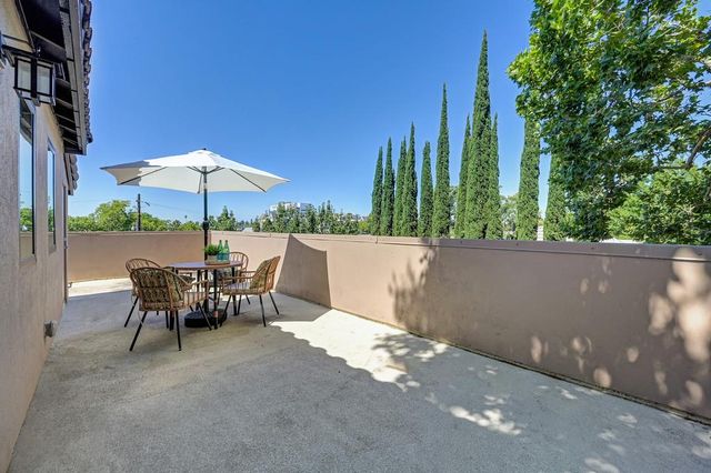3024 I St, Sacramento, CA 95816