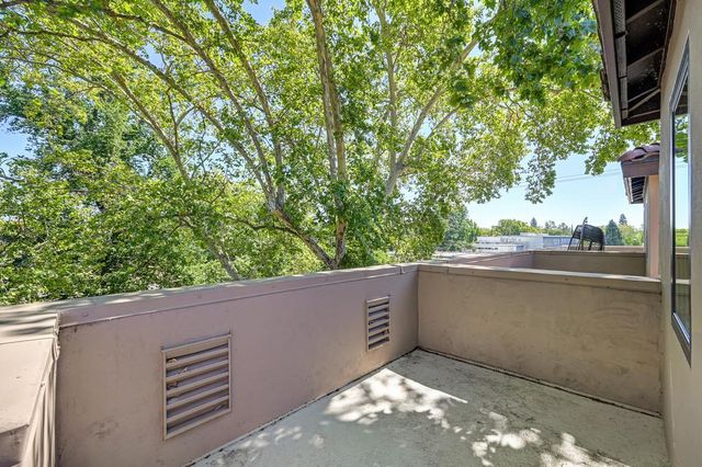 3024 I St, Sacramento, CA 95816