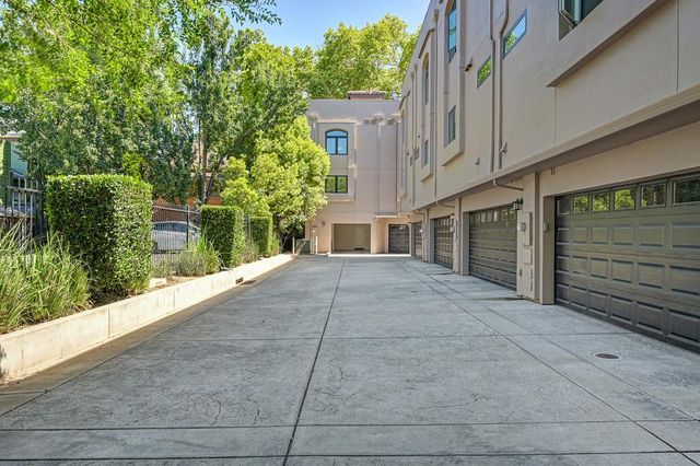 3024 I St, Sacramento, CA 95816