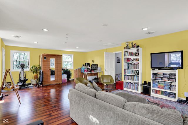 21080 Six Points Road, Sheridan, IN 46069
