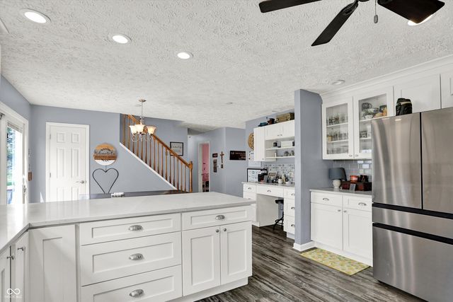 21080 Six Points Road, Sheridan, IN 46069