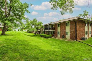 10077 N Bunker Hill Drive F, Mehlville, MO 63123