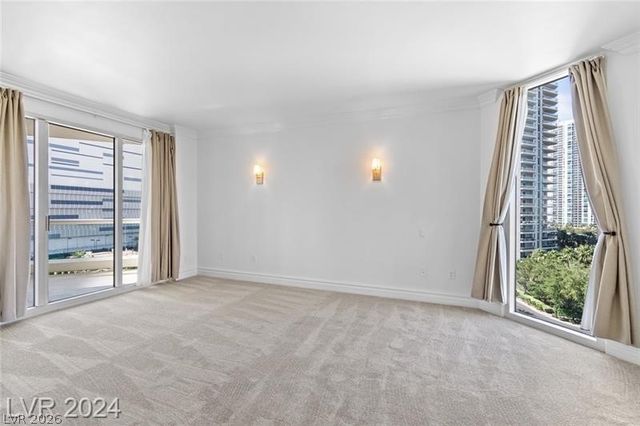 2857 Paradise Road 704, Las Vegas, NV 89109