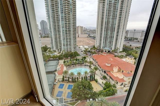 2857 Paradise Road 704, Las Vegas, NV 89109