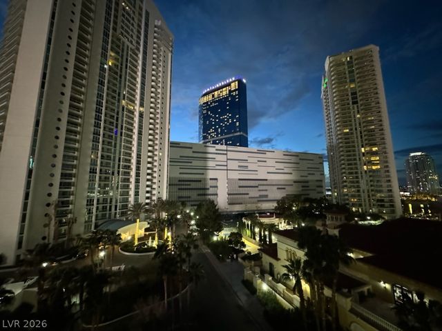 2857 Paradise Road 704, Las Vegas, NV 89109