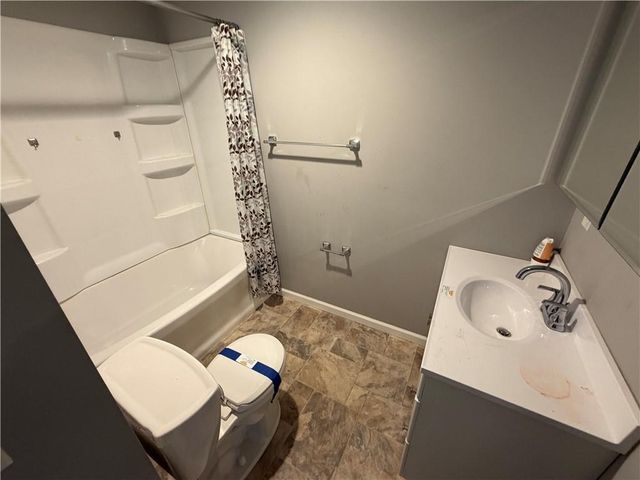 2321 S Heartland Court, Independence, MO 64057