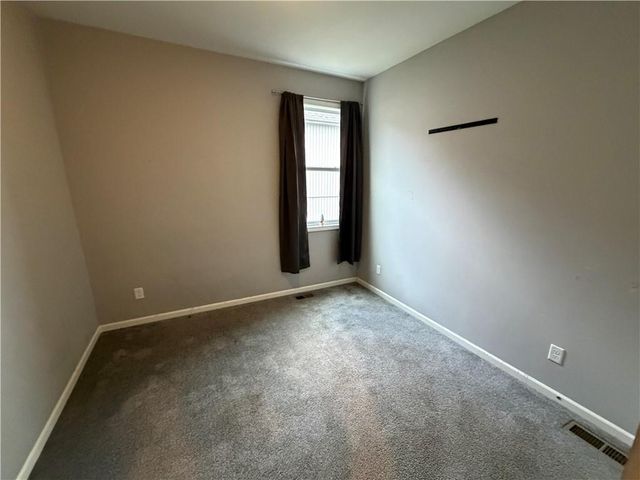 2321 S Heartland Court, Independence, MO 64057