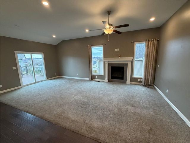 2321 S Heartland Court, Independence, MO 64057