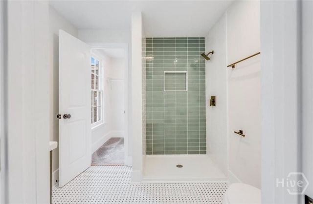 1008 E Waldburg Street A, Savannah, GA 31401