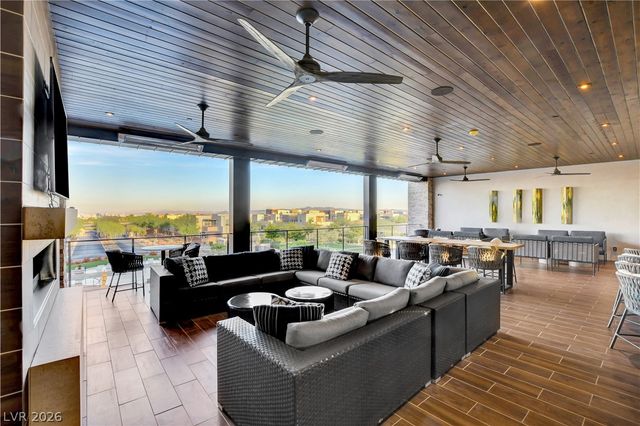 10885 Crimson Cliffs Avenue, Las Vegas, NV 89135
