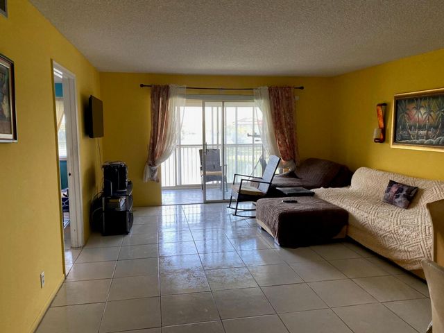 13100 SW 11th Court SW 412c, Pembroke Pines, FL 33027
