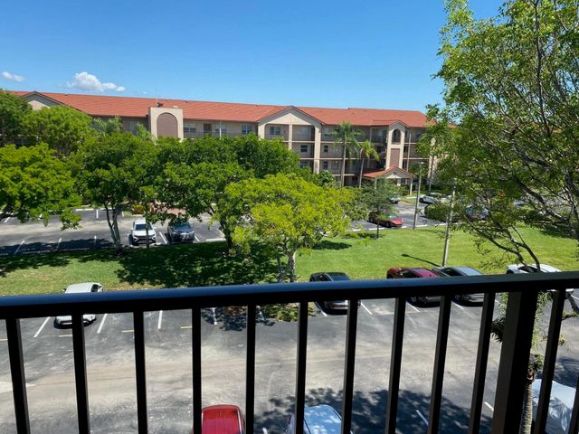 13100 SW 11th Court SW 412c, Pembroke Pines, FL 33027