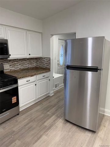 27284 Bunert Road, Warren, MI 48088