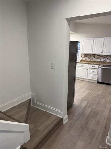 27284 Bunert Road, Warren, MI 48088